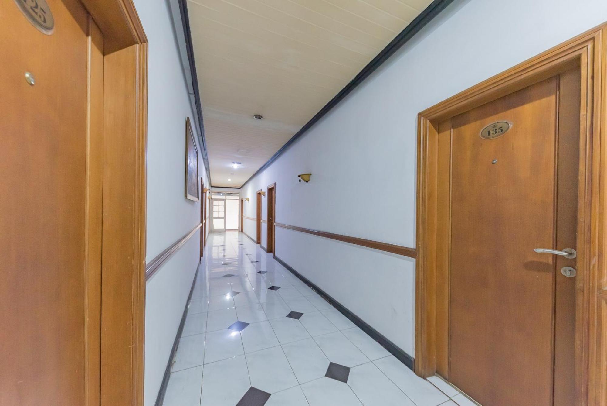 Urbanview Hotel Crown Tasikmalaya By Reddoorz Eksteriør billede
