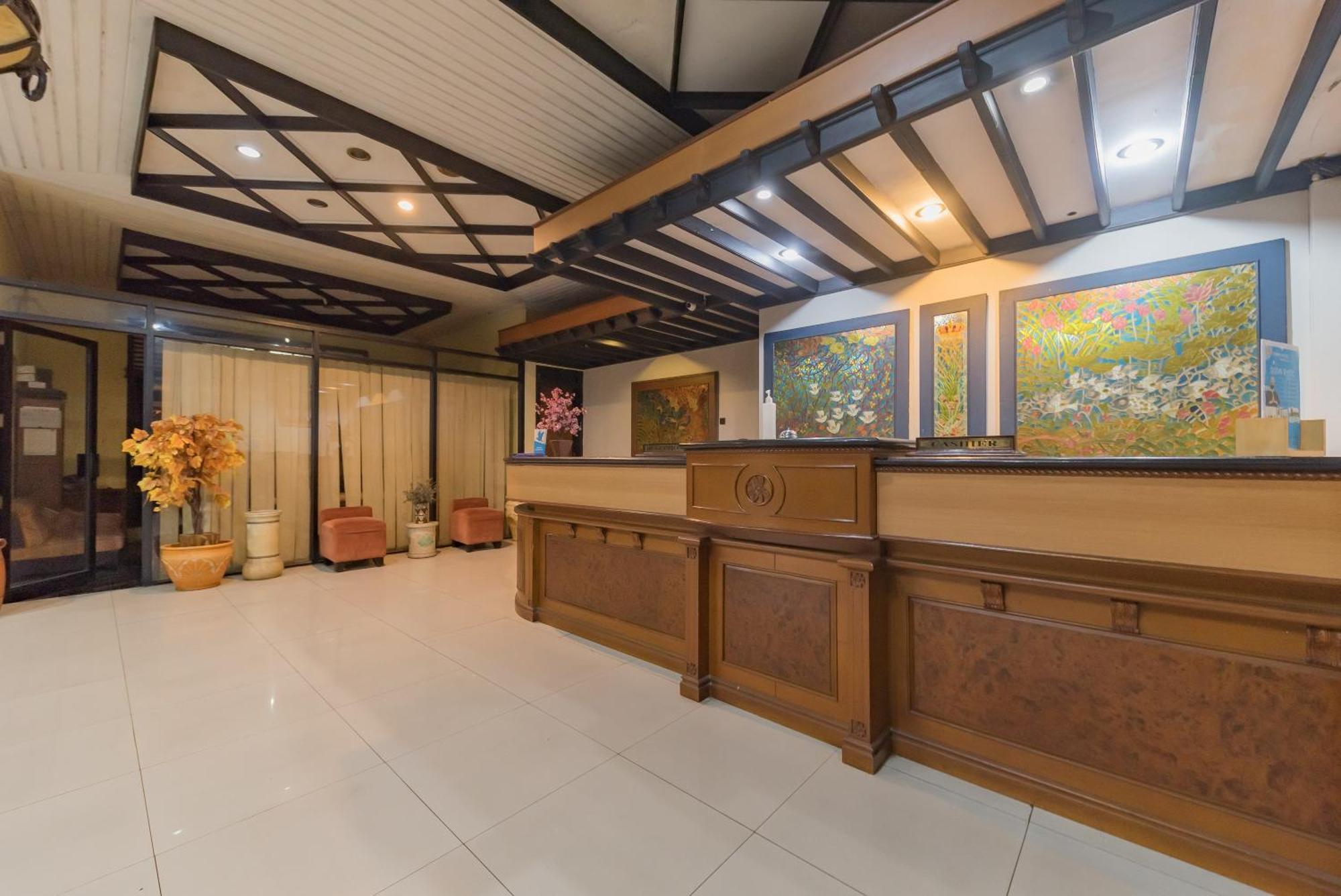 Urbanview Hotel Crown Tasikmalaya By Reddoorz Eksteriør billede