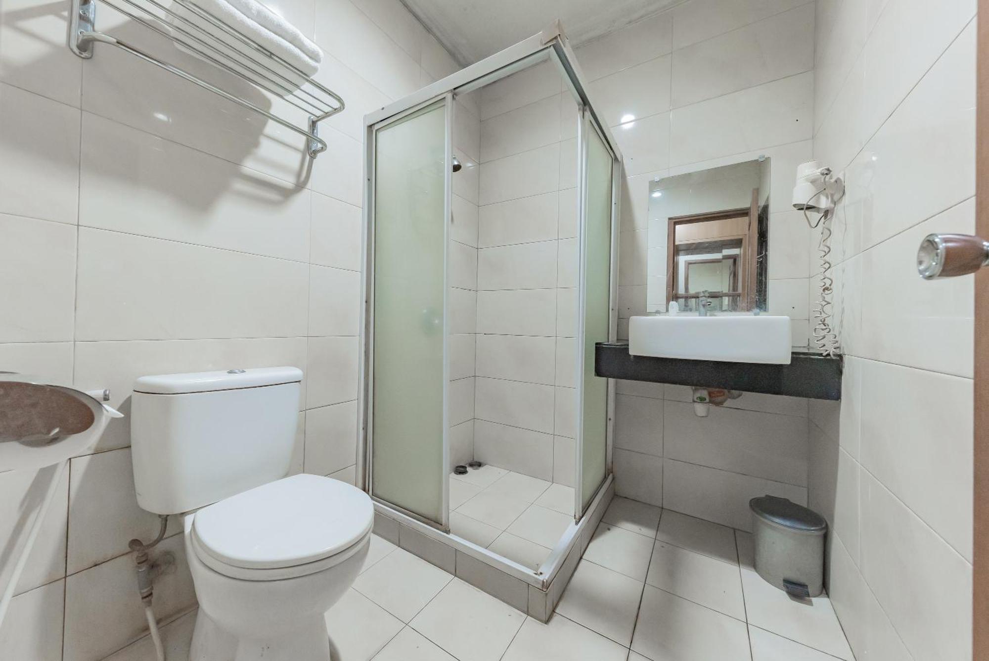 Urbanview Hotel Crown Tasikmalaya By Reddoorz Eksteriør billede