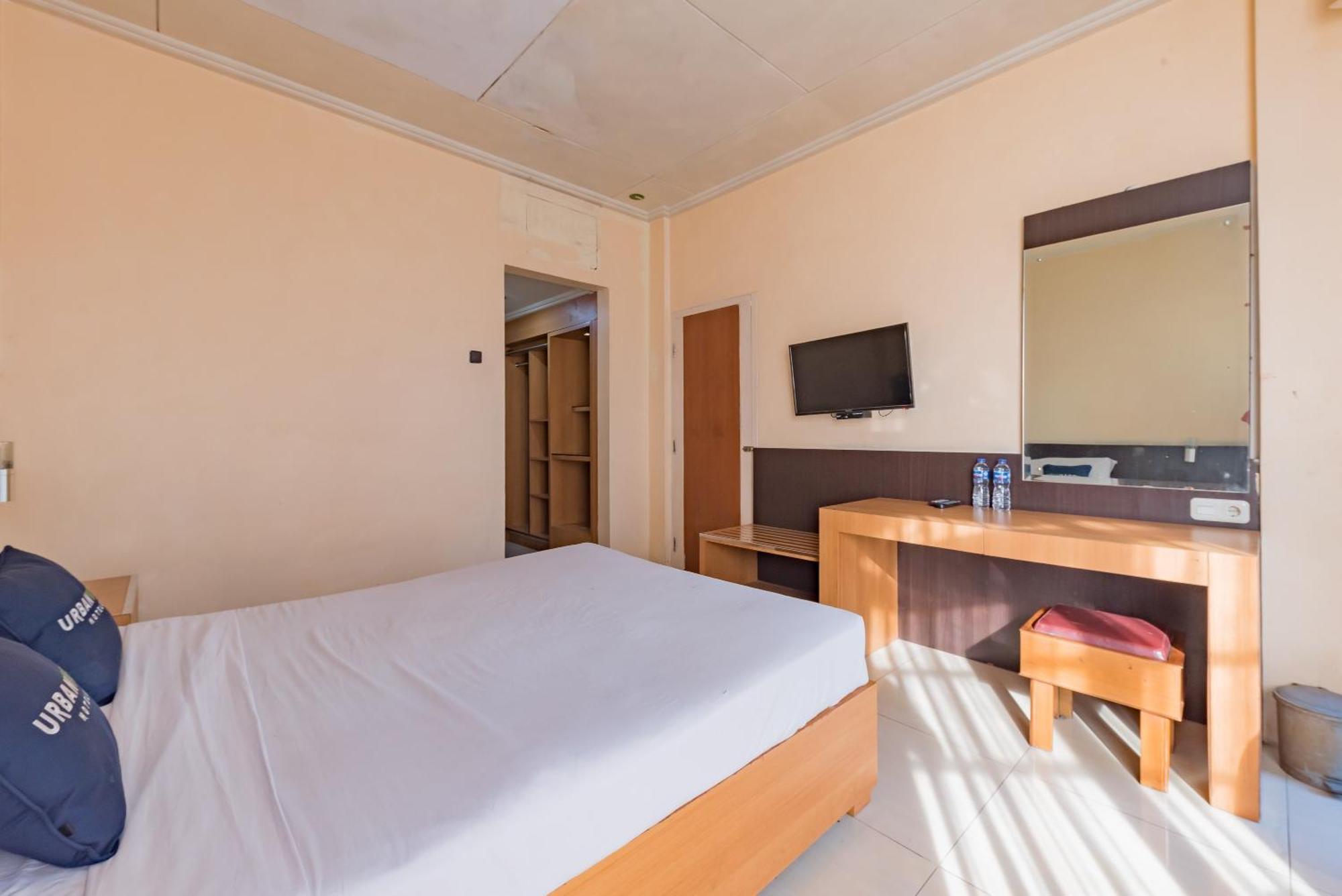 Urbanview Hotel Crown Tasikmalaya By Reddoorz Eksteriør billede