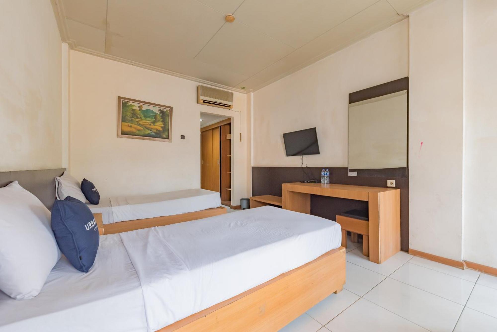 Urbanview Hotel Crown Tasikmalaya By Reddoorz Eksteriør billede