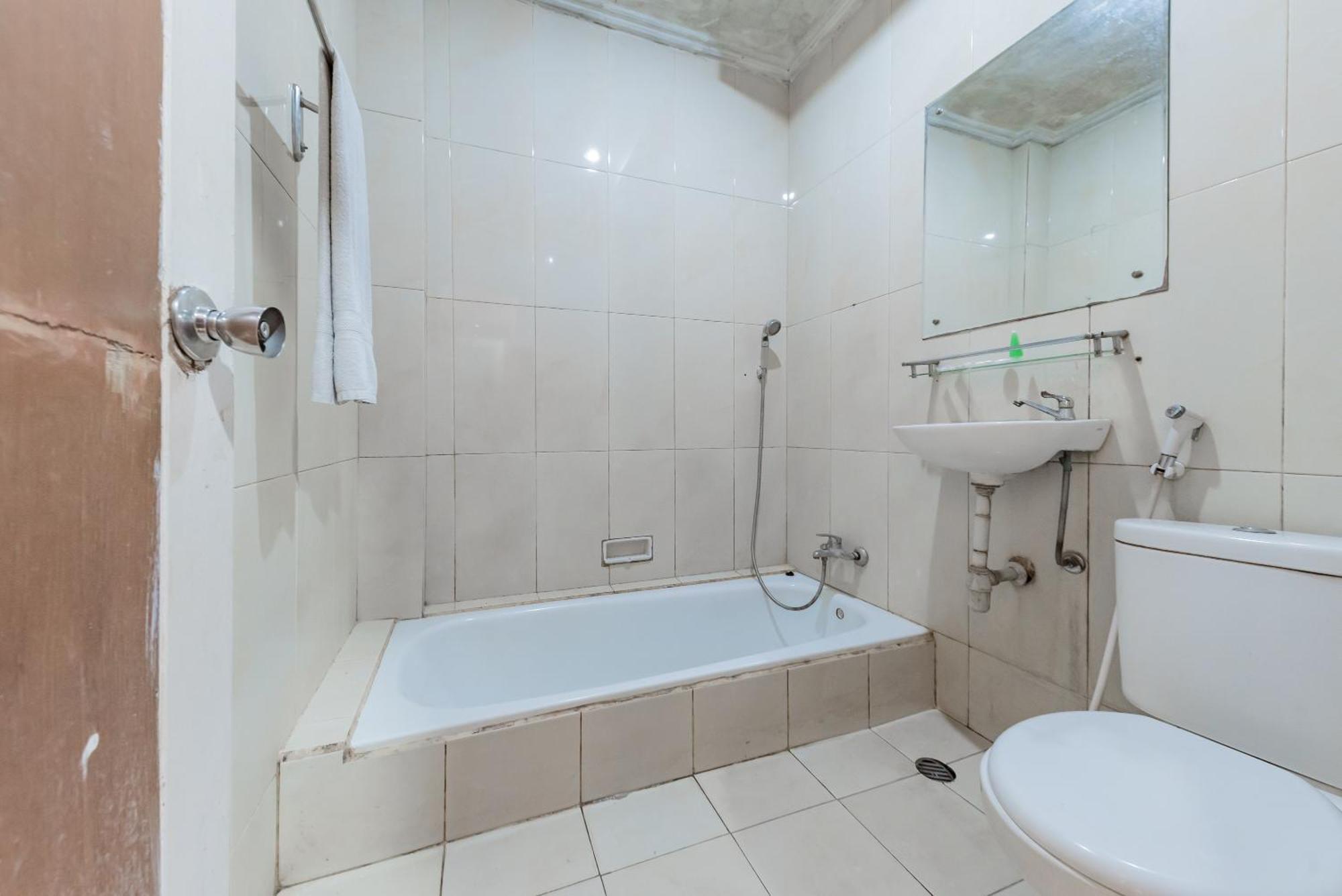 Urbanview Hotel Crown Tasikmalaya By Reddoorz Eksteriør billede