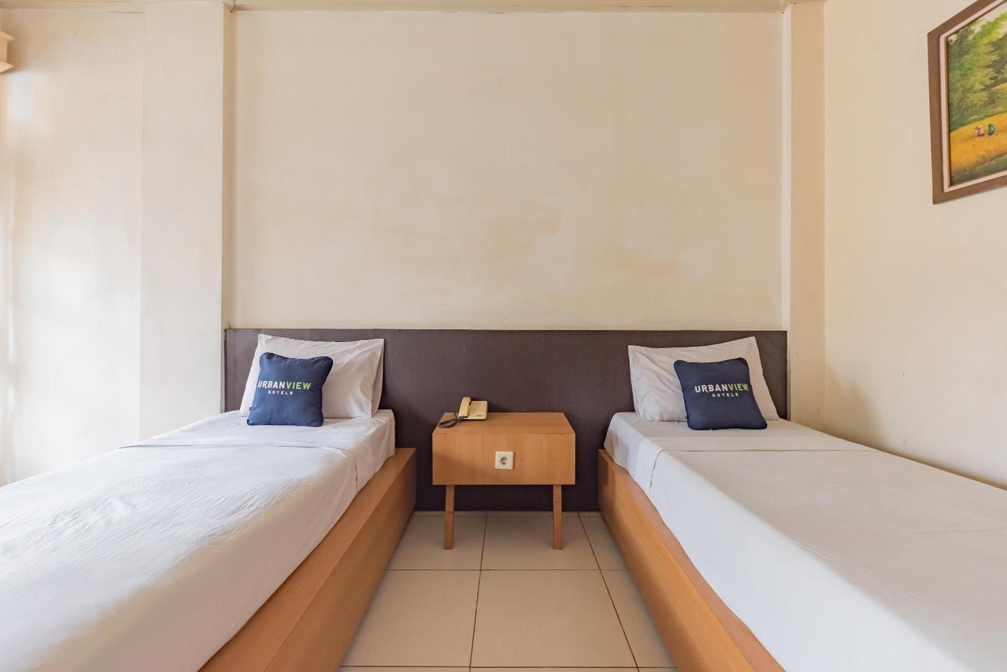 Urbanview Hotel Crown Tasikmalaya By Reddoorz Eksteriør billede