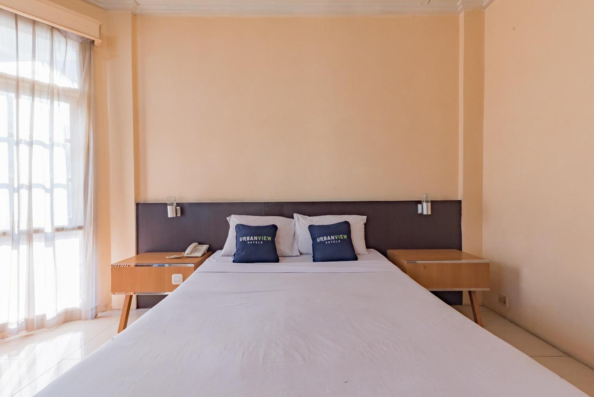 Urbanview Hotel Crown Tasikmalaya By Reddoorz Eksteriør billede