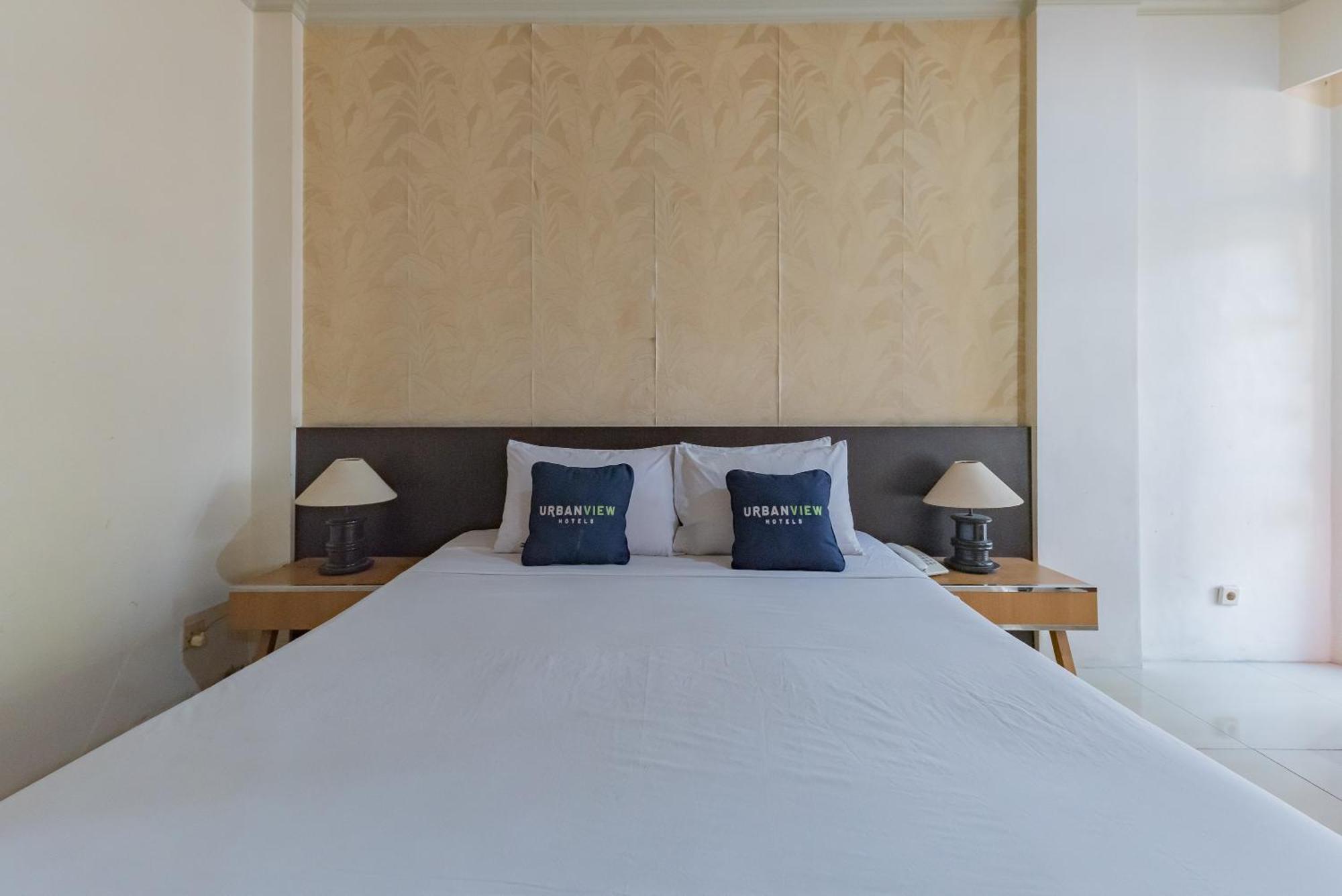 Urbanview Hotel Crown Tasikmalaya By Reddoorz Eksteriør billede
