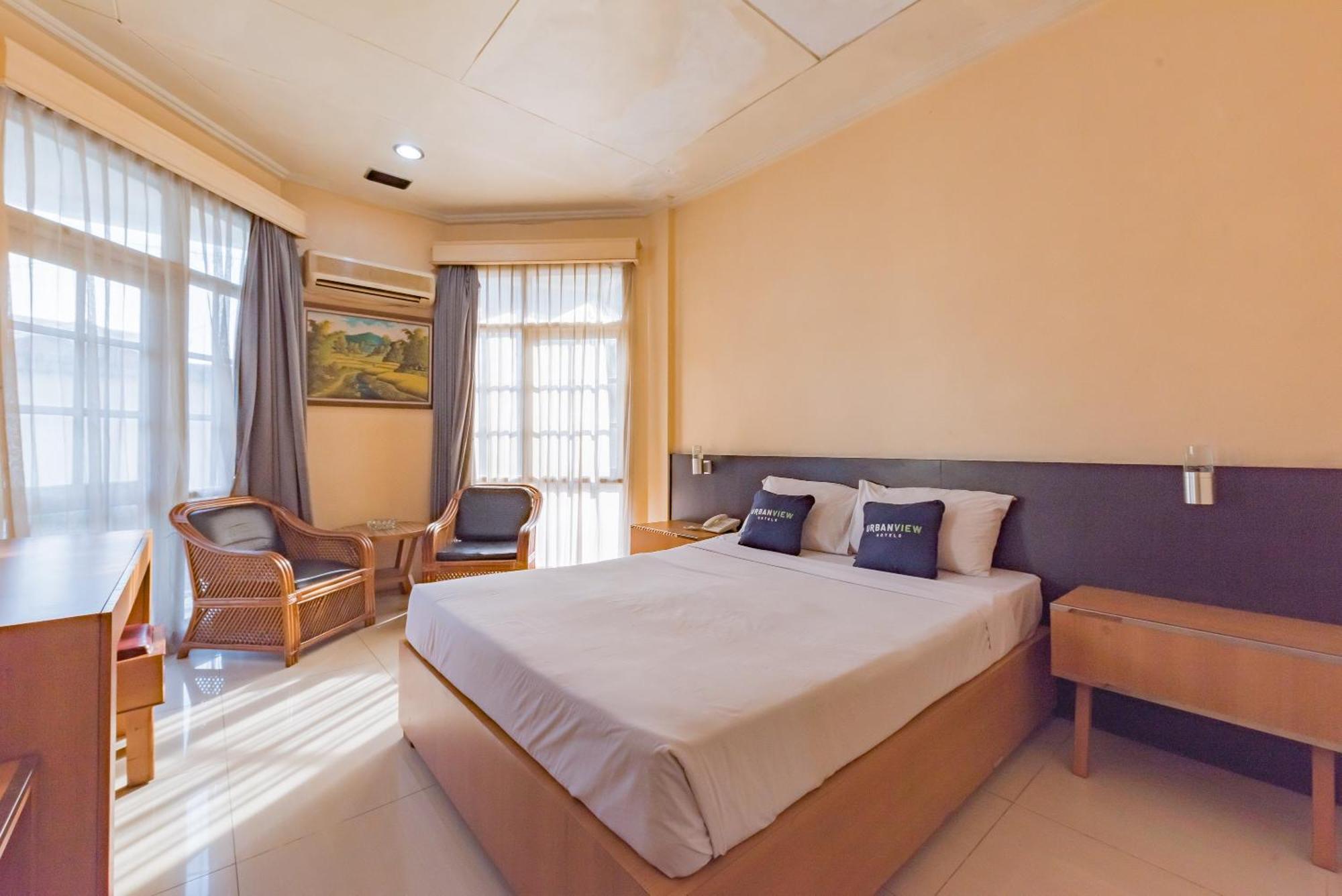 Urbanview Hotel Crown Tasikmalaya By Reddoorz Eksteriør billede