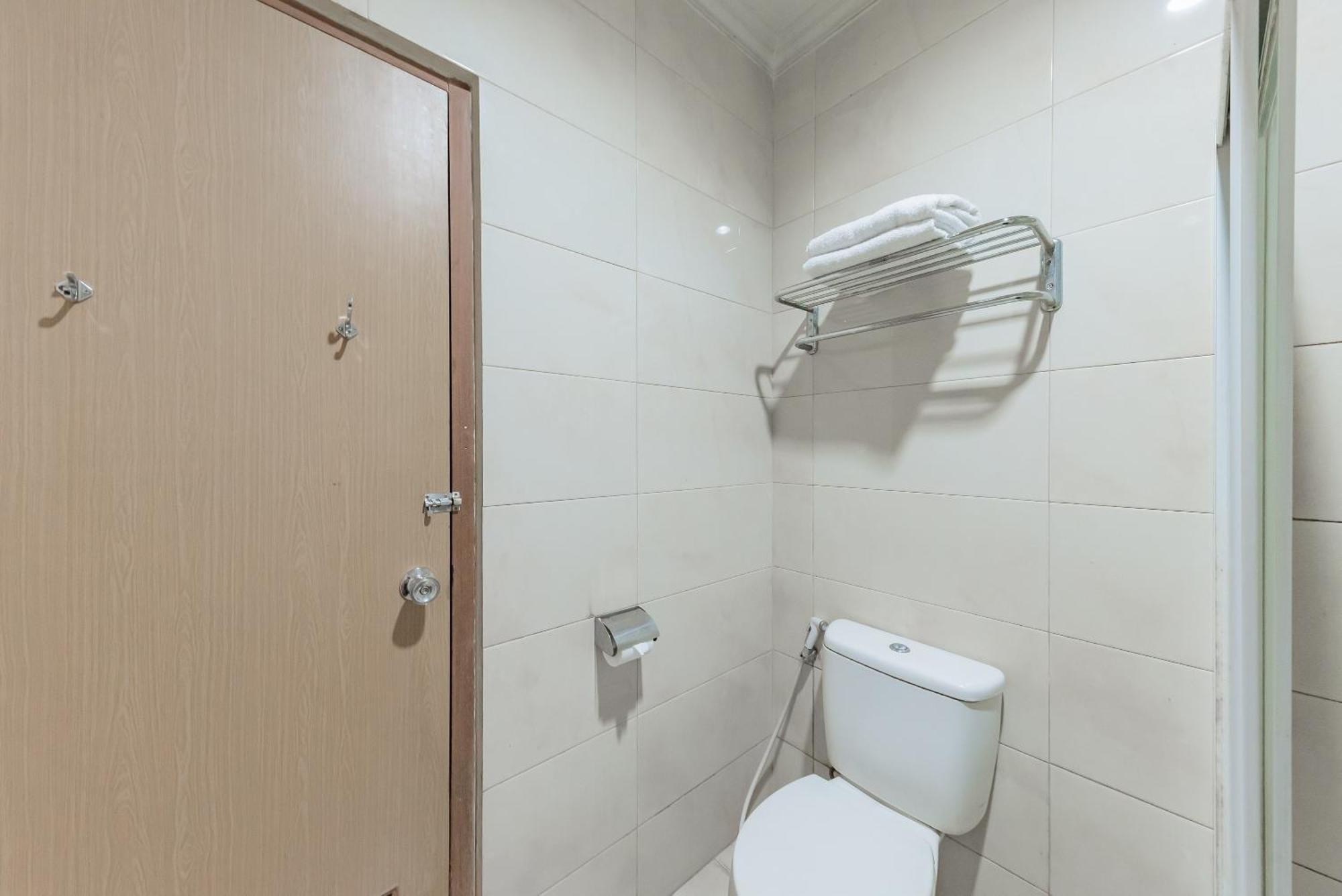 Urbanview Hotel Crown Tasikmalaya By Reddoorz Eksteriør billede